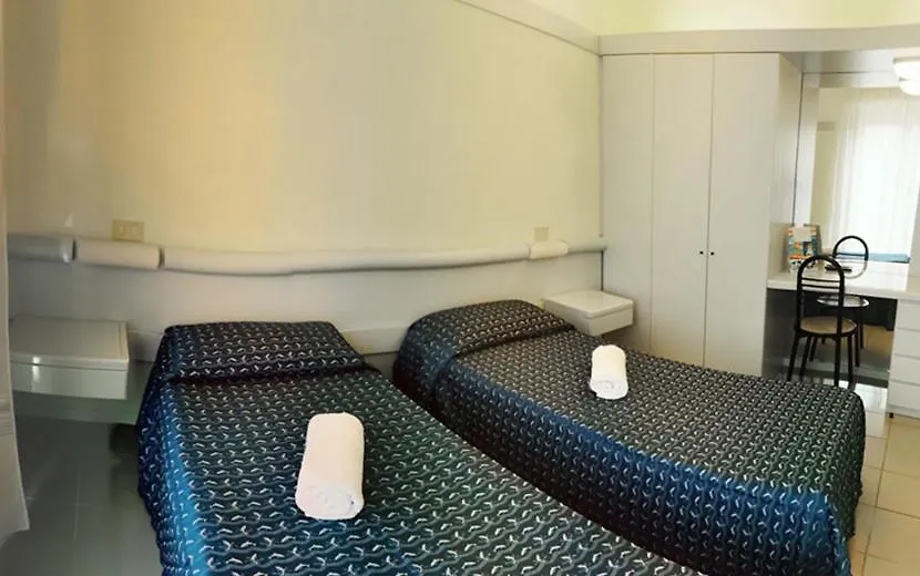 Hotel Nives 리치오네