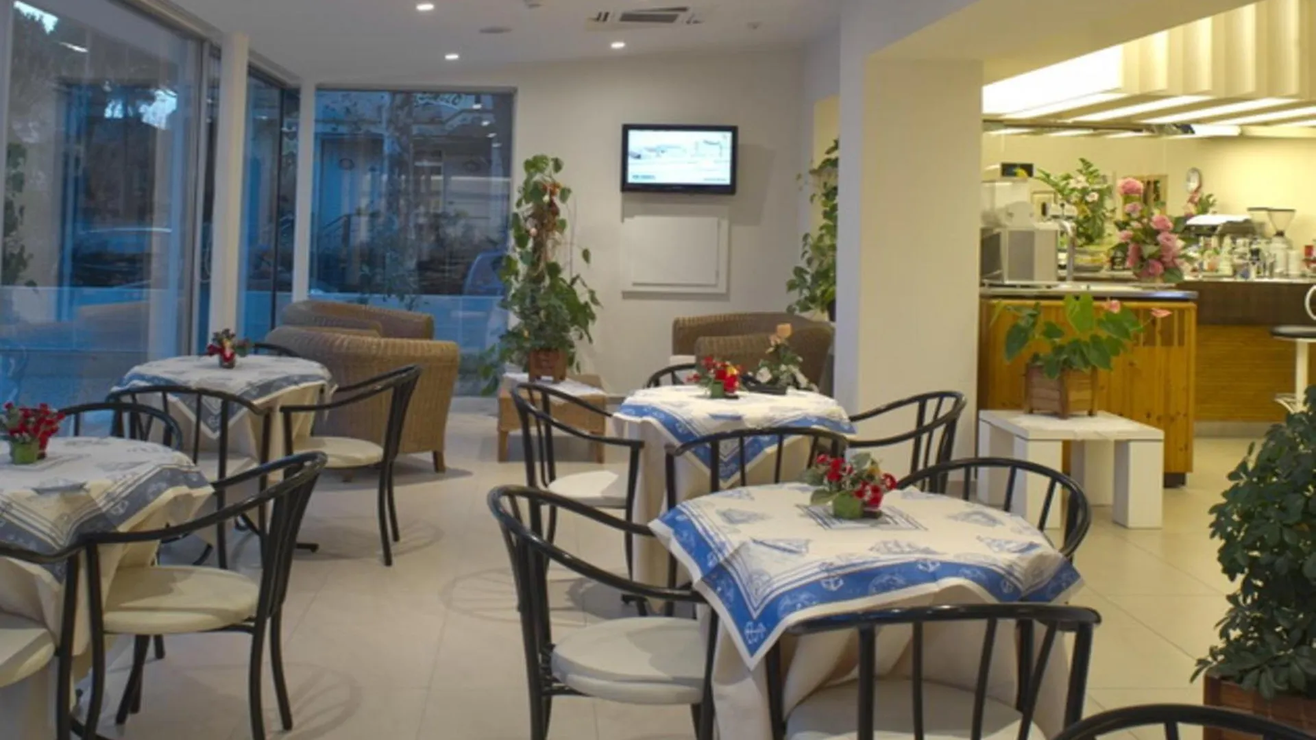 Hotel Nives 리치오네